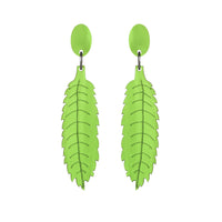 Boucles d'oreilles en résine en forme de feuille avec style clou